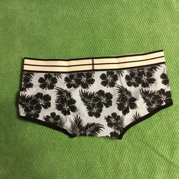NWT Victorias Secret PINK Boyshort panties Size M - Picture 2 of 5